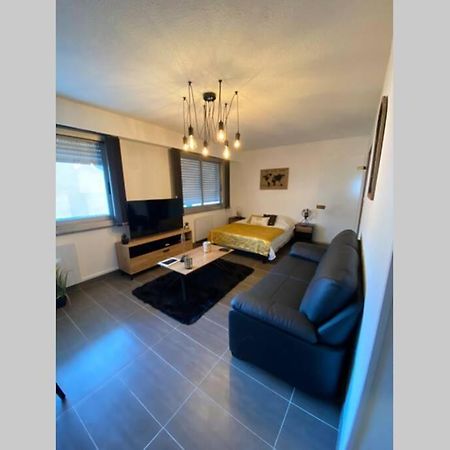 Le 12 Du Temple - Plein Coeur Centre Ville, Residence Privee, 5Mn Gare Sncf, Wifi Et Netflix Niort Buitenkant foto