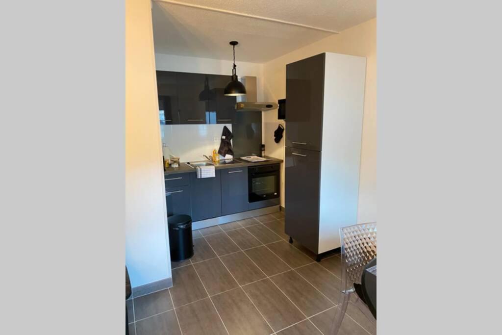 Le 12 Du Temple - Plein Coeur Centre Ville, Residence Privee, 5Mn Gare Sncf, Wifi Et Netflix Niort Buitenkant foto